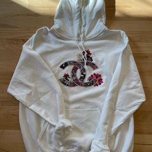 Fashion Designs Sweatshirt NWT!